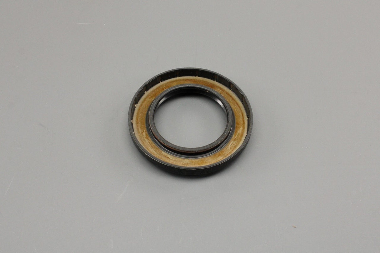 VW Touareg Audi Q7 RSQ8 differential driveshaft oil seal (x1) 0AB525596A