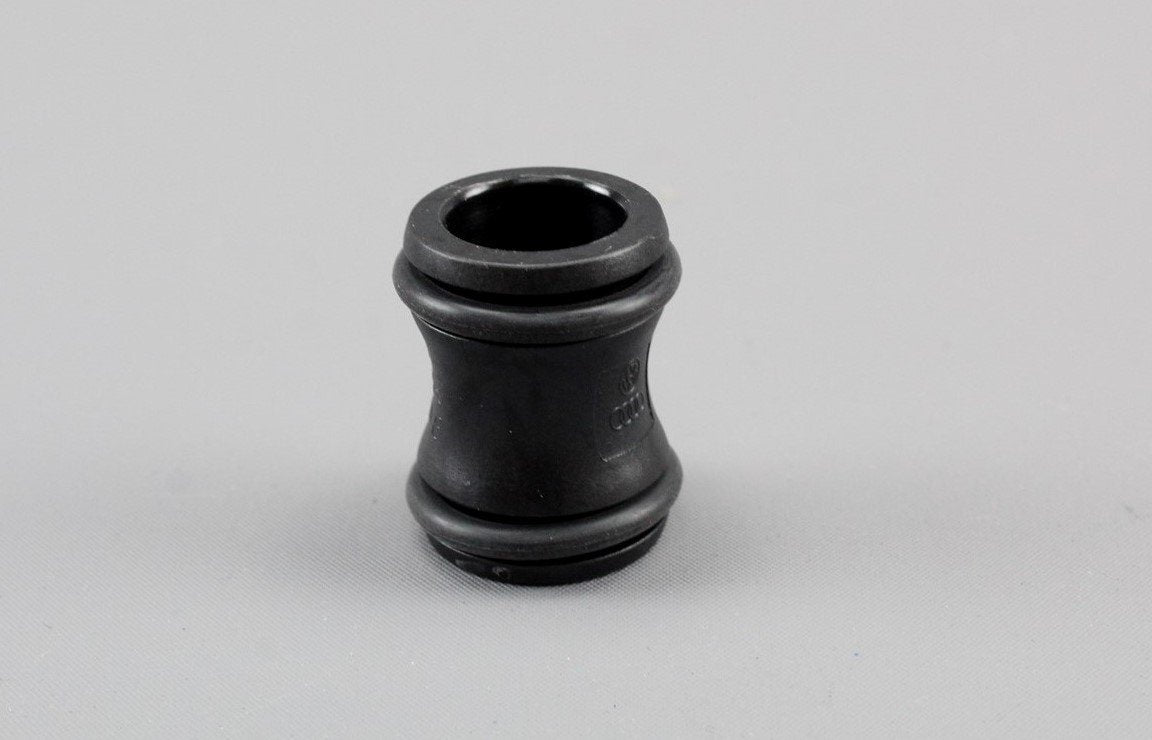VW Audi Skoda SEAT Water union pipe thermostat to oil cooler 06L121131