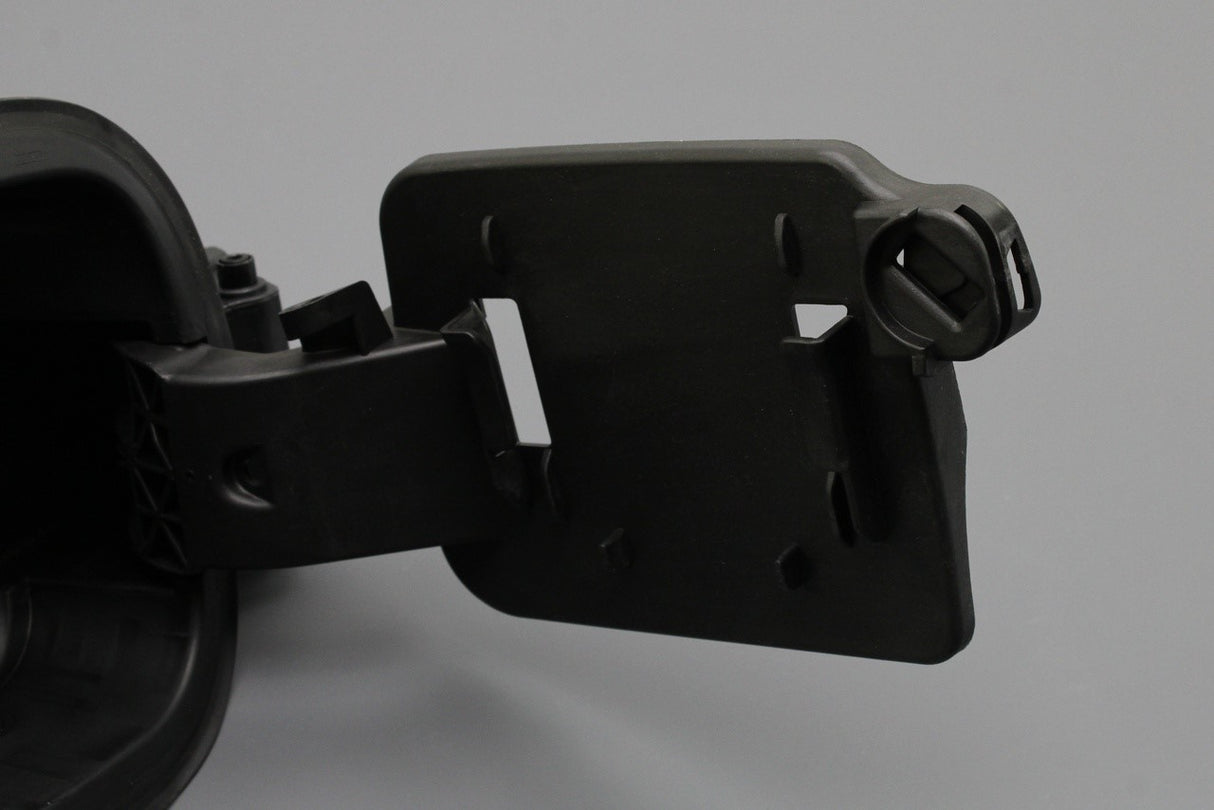 Skoda Superb Saloon 2024-on fuel filler flap (petrol) 3P3809702