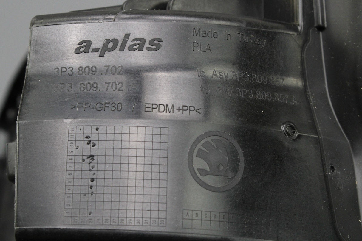 Skoda Superb Saloon 2024-on fuel filler flap (petrol) 3P3809702