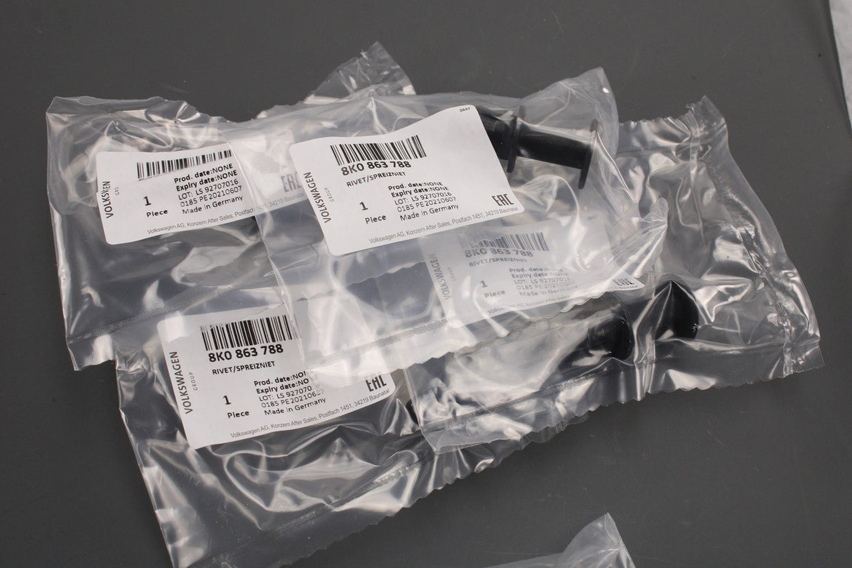 Audi Q5 SQ5 2017-on undertray protection fitting screw kit 80A098646