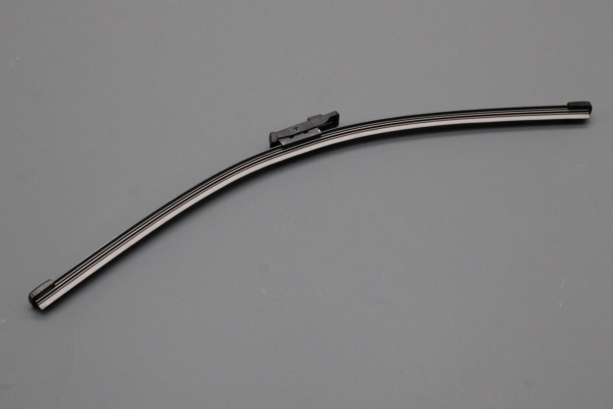 Skoda Superb Estate/Combi 2015-2024 wiper blade (rear) 3V9955425A
