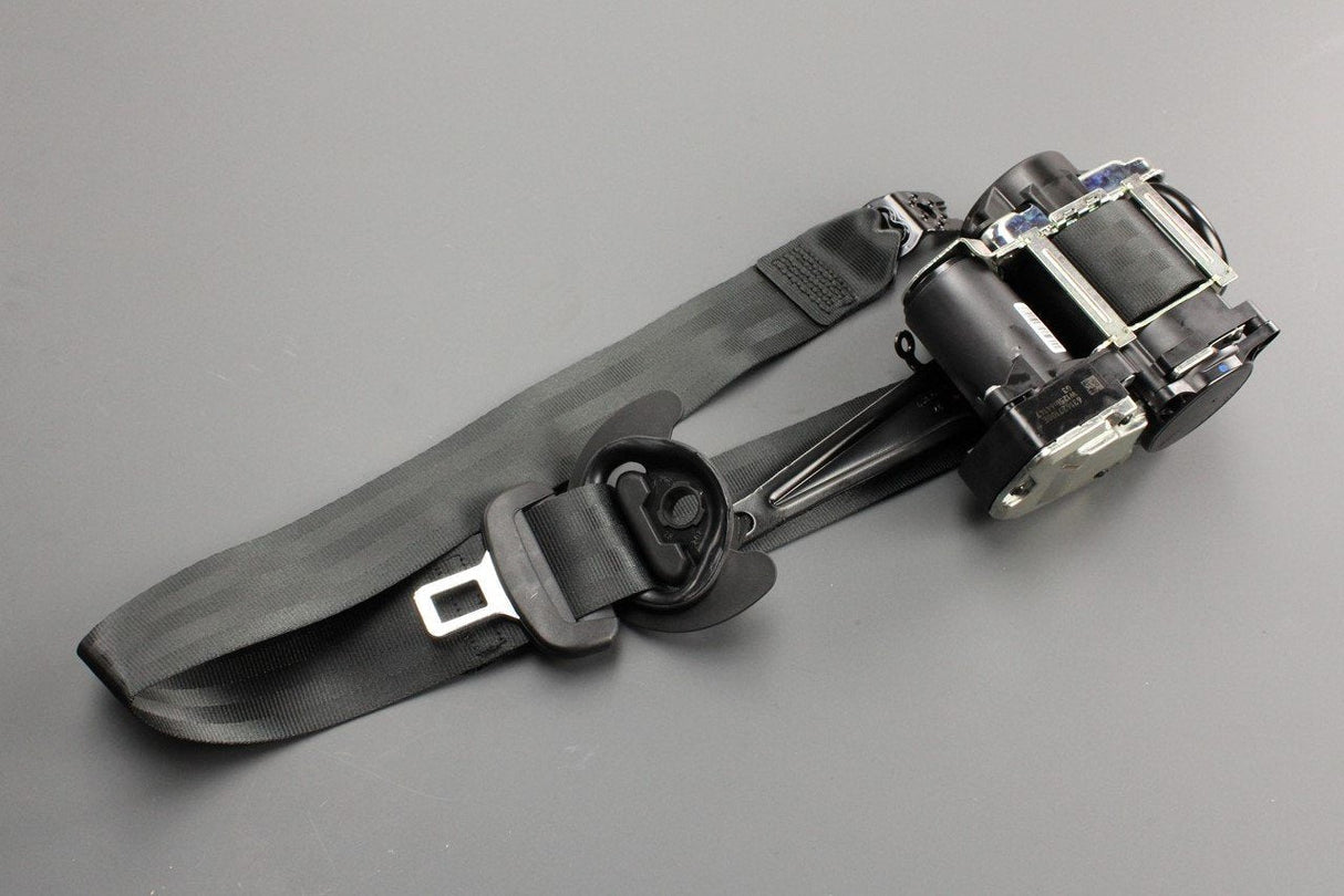 VW Passat 2015-Onward Front seat belt (right) Black 3G0857706 RAA