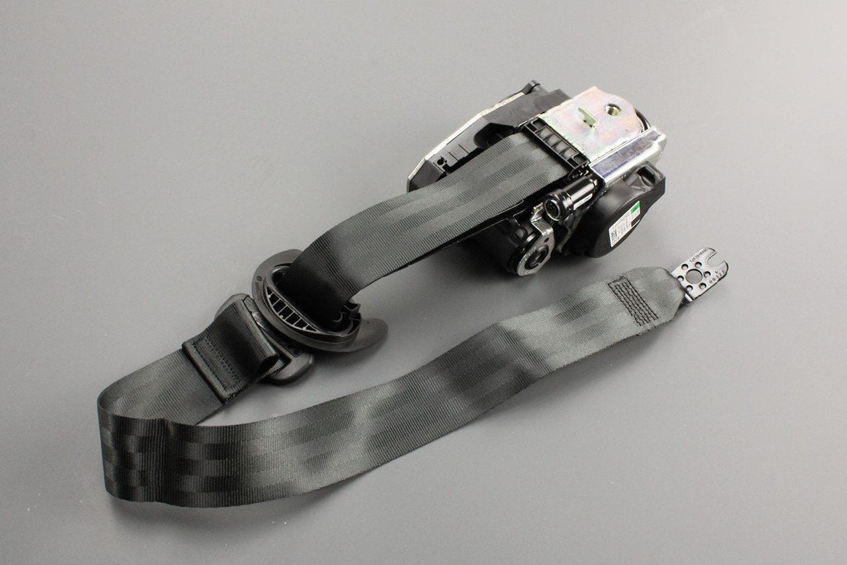 VW Passat 2015-Onward Front seat belt (right) Black 3G0857706 RAA