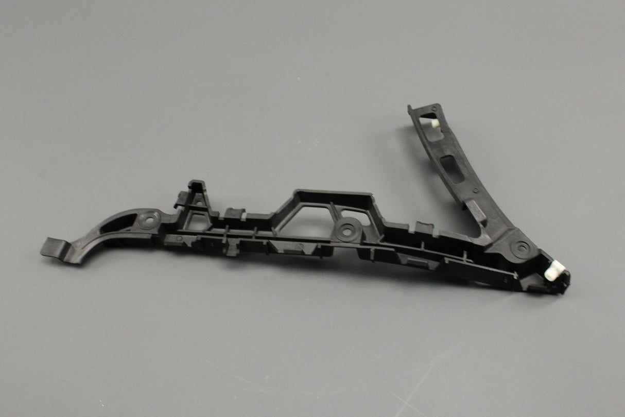 Range Rover Sport 2010-13 rear bumper mounting bracket (right) LR015110