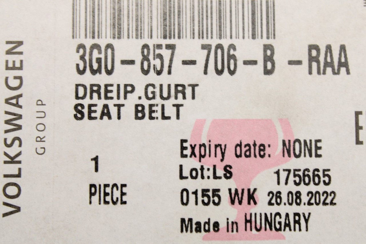 VW Passat 2015-Onward Front seat belt (right) Black 3G0857706 RAA
