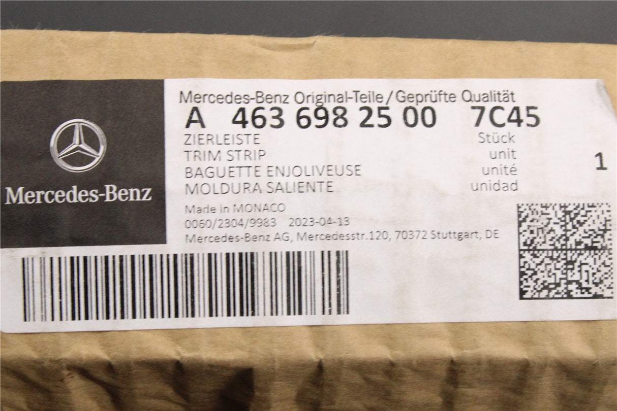 Mercedes-Benz G63 AMG W463 roof rail trim strip (left) A46369825007C45