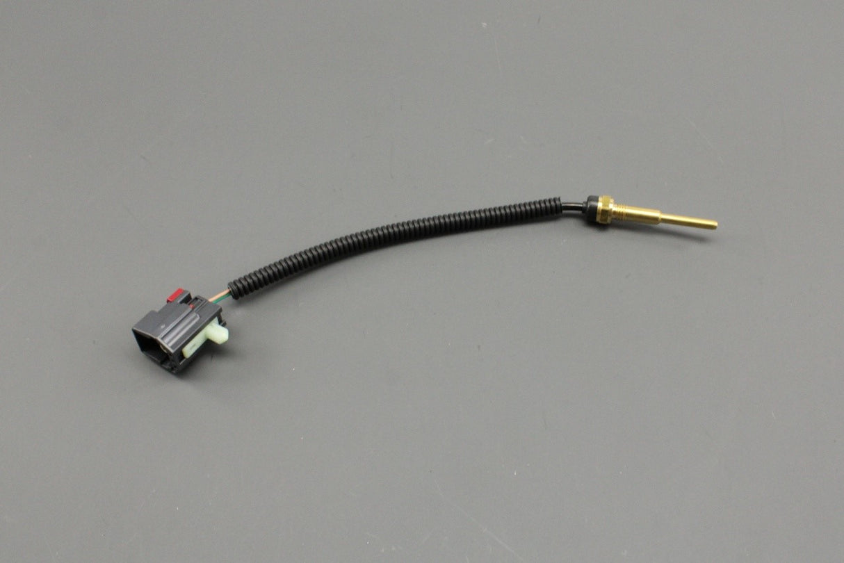 Land Rover Defender L316 2.4 diesel engine temperature sensor LR039220