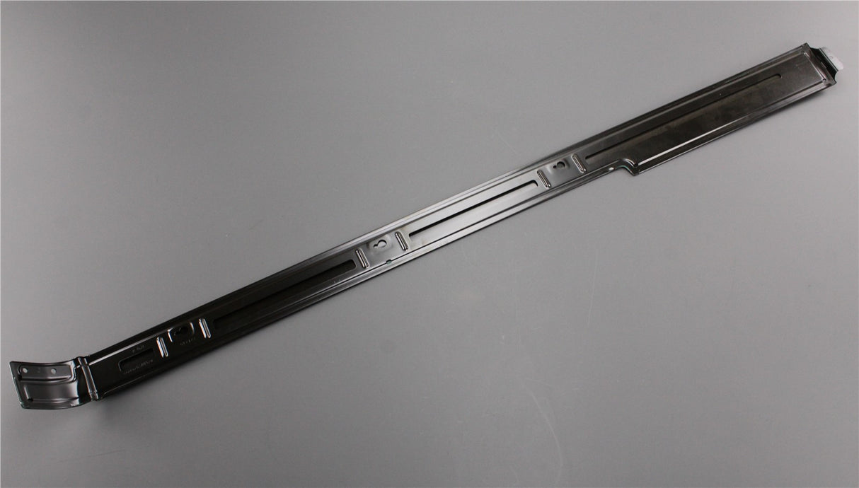 Mercedes-Benz Vito W477 sliding door rail cover (right) A4476900570