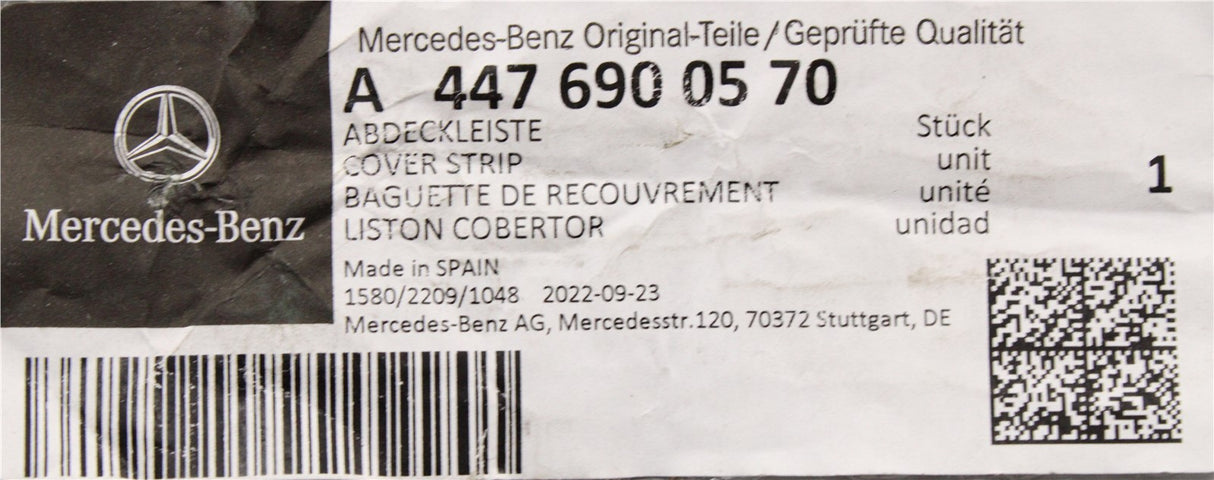 Mercedes-Benz Vito W477 sliding door rail cover (right) A4476900570