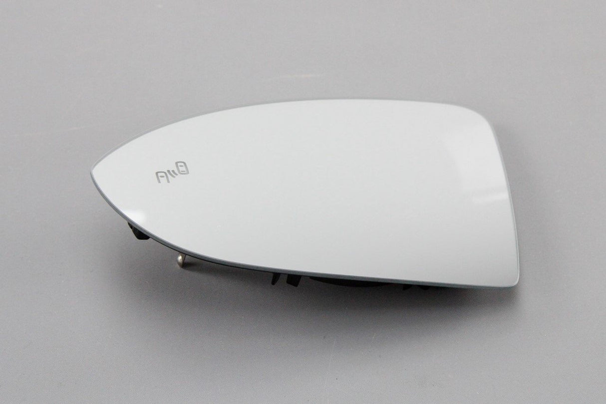VW Golf MK7 MK7.5 2013-20 wing mirror glass (left) 5G0857521N