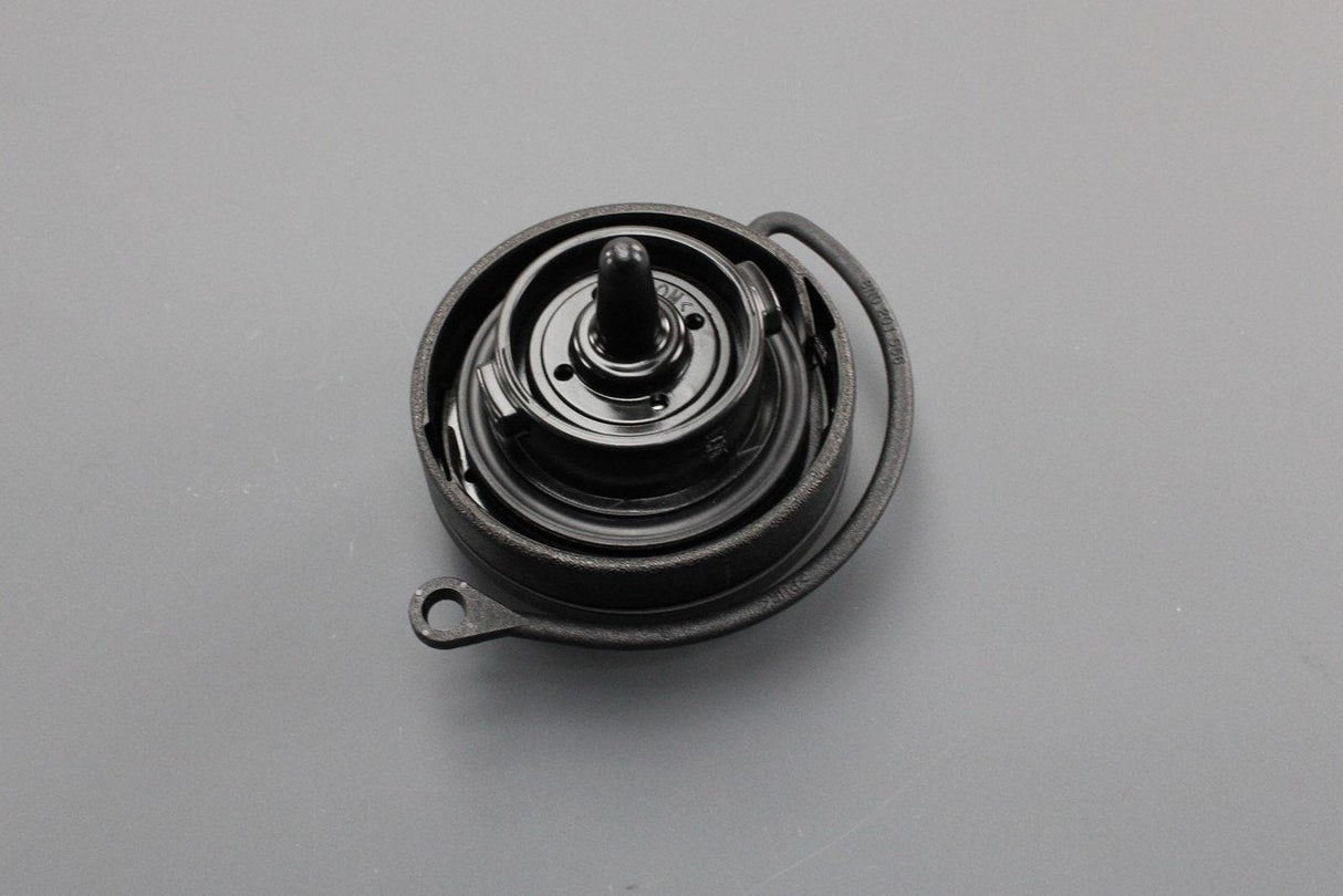 Audi A6 RS6 SEAT Ateca Formentor Leon fuel filler screw cap 5WA201550D