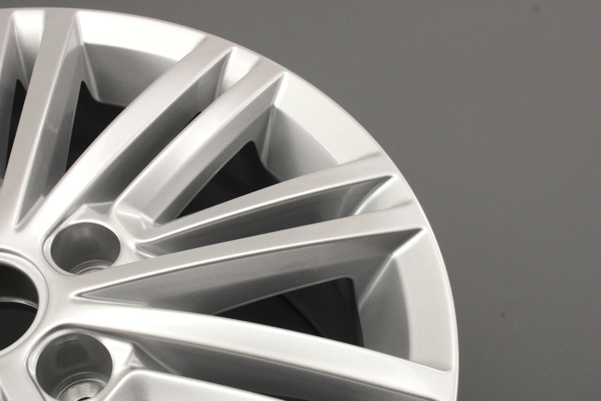 VW Transporter T5.1 T6 2012-19 Timaru alloy wheel (17x7) 7E0601025J 8Z8