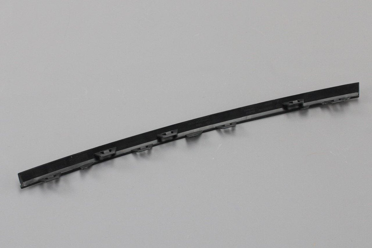 VW Transporter T6 lower side grill trim piece (right) 7E0853066 9B9
