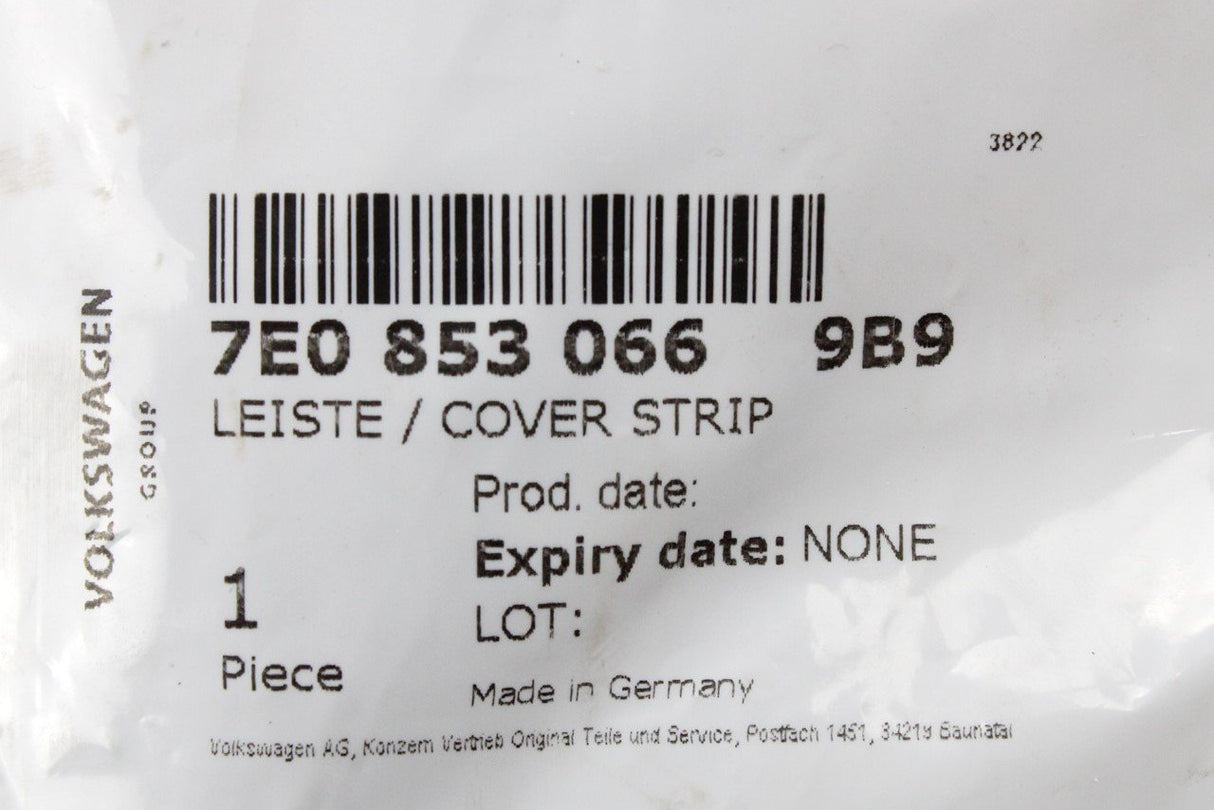 VW Transporter T6 lower side grill trim piece (right) 7E0853066 9B9