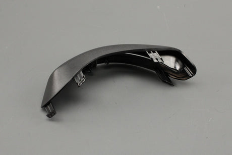 Land Rover Discovery Sport 2015-on seat belt guide (rear right) LR060575