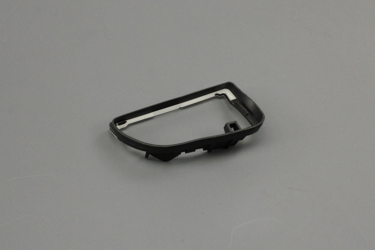 Range Rover Sport 2023-on wing mirror seal (left) LR181869