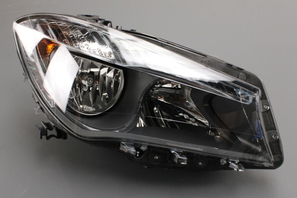 Mercedes-Benz CLA 117 2013-19 halogen headlight (right) A1178200661