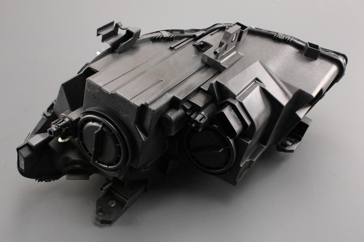 Mercedes-Benz CLA 117 2013-19 halogen headlight (right) A1178200661