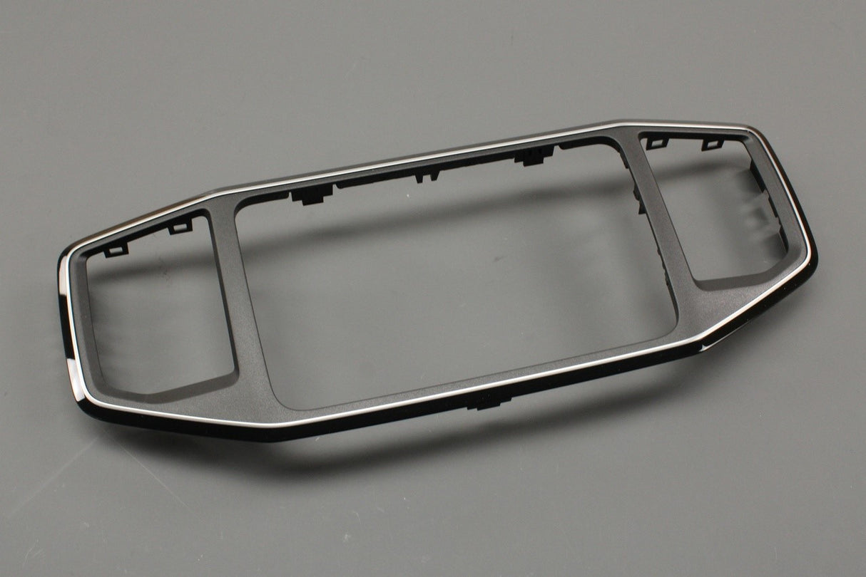 VW Amarok 2017-2020 radio headunit trim 2H6858071A QZO