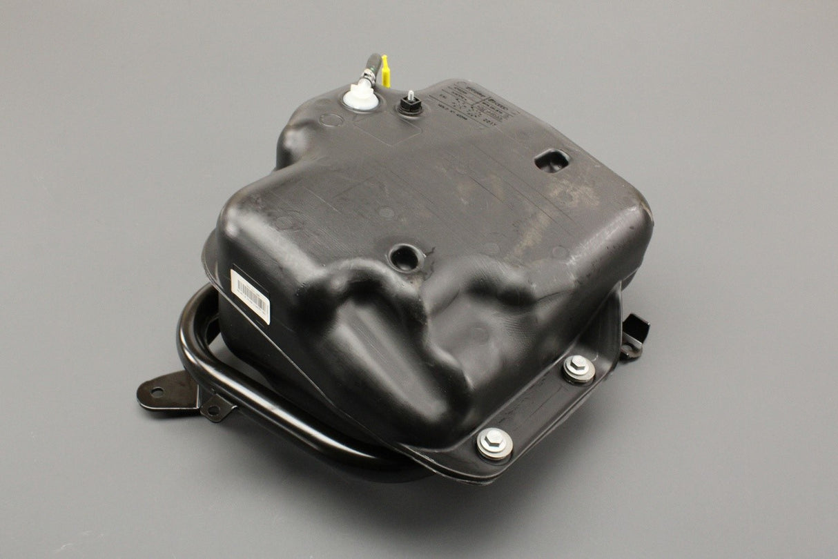 Audi A4 B8 2010-15 A5 2012-17 adblue tank 8K0131878H