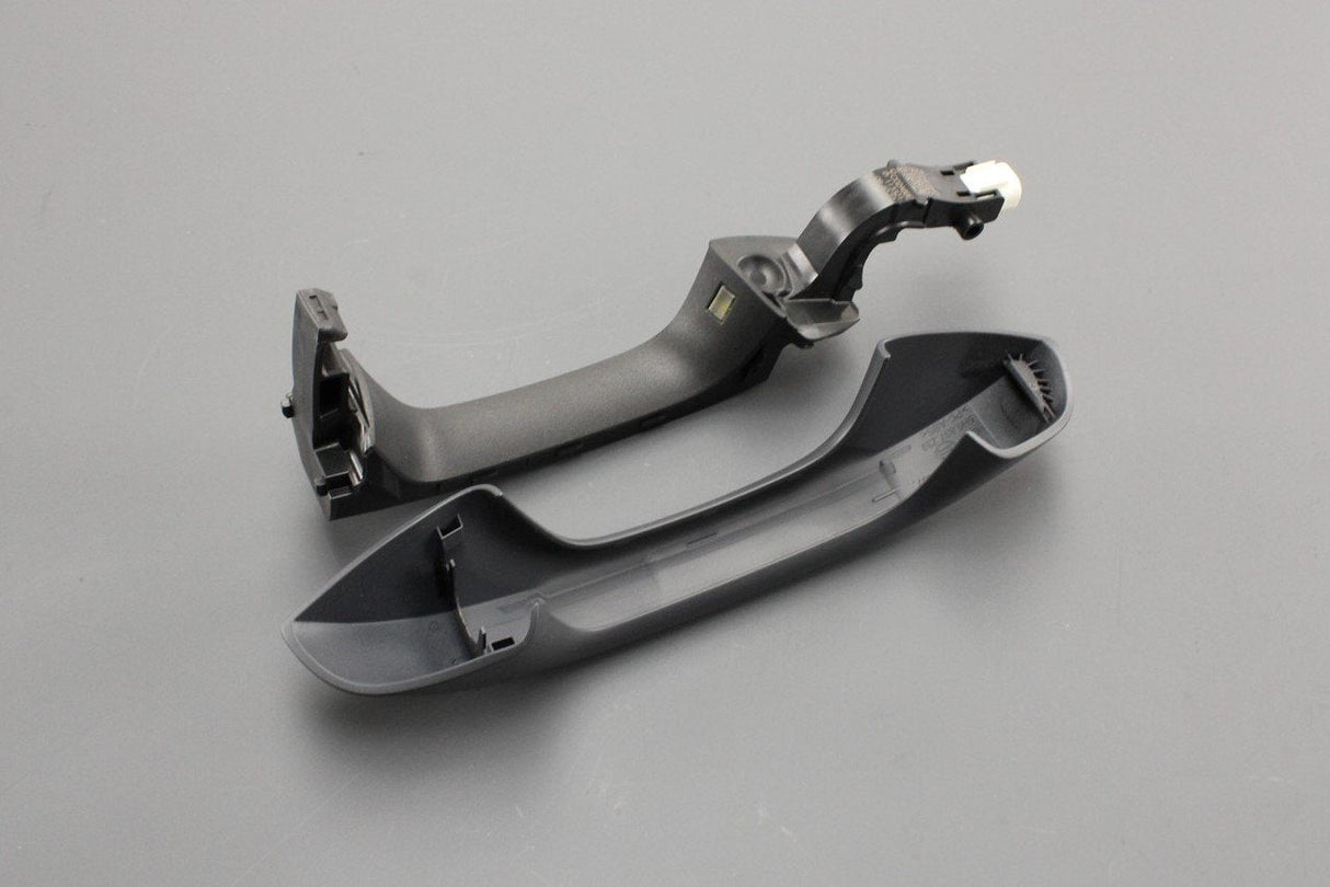 VW Golf MK8 2020-on RHD door handle (left) 5H0837205F GRU