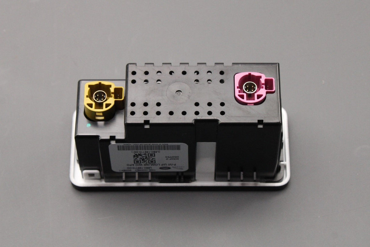 Land Rover Defender Range Rover Sport audio input socket LR161829