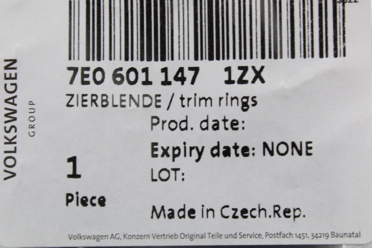 VW Transporter T6 16-20 16 Inch wheel trim hub cap 7E0601147 1ZX