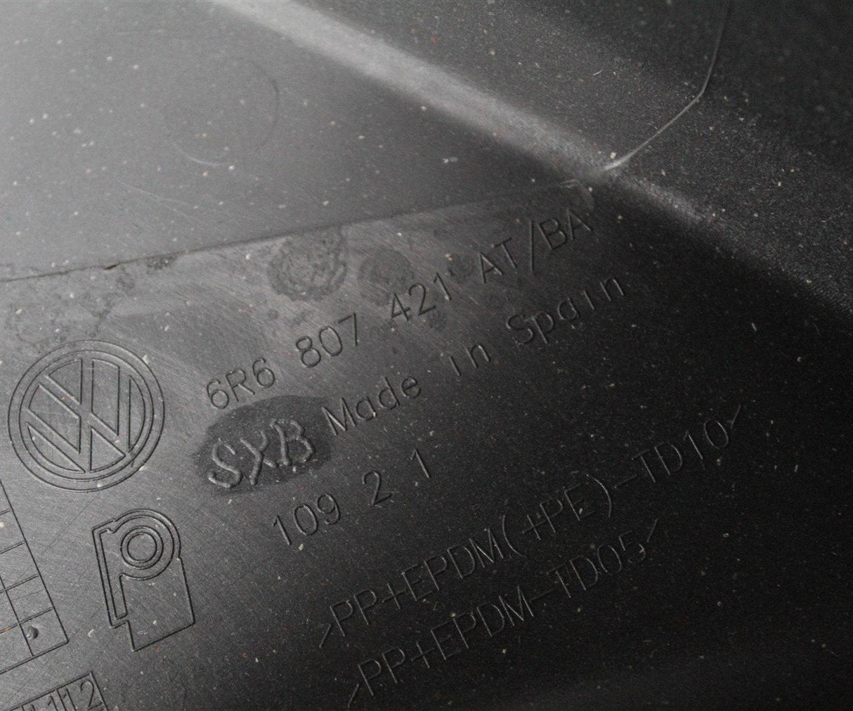 VW Polo Bluemotion 6R 2010-14 rear bumper cover (primed) 6R6807421CF GRU