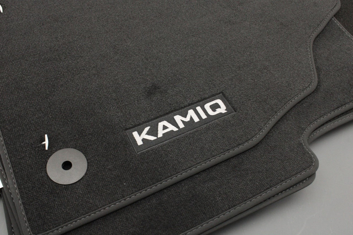 Skoda Kamiq 2019-on RHD textile floor mats 658061404A