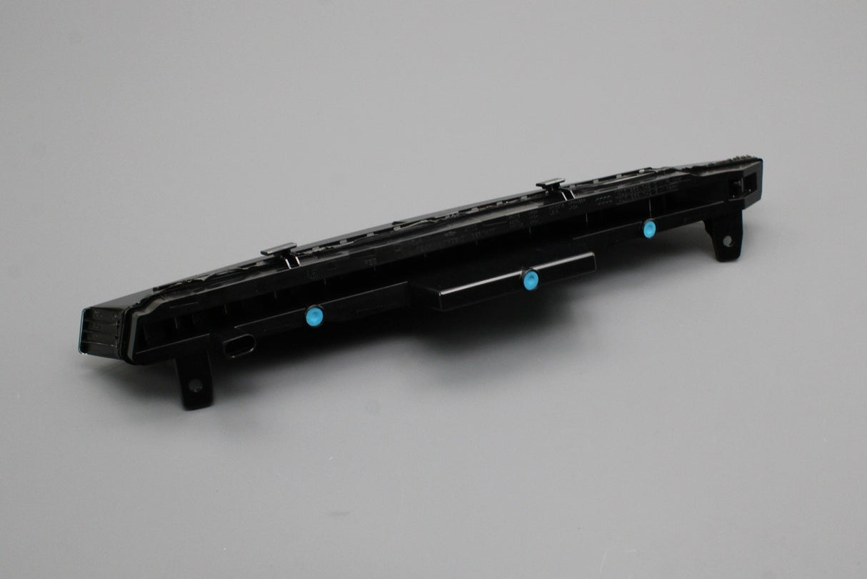 Audi Q7 2010-2015 front bumper LED indicator light (right) 4L0953042E
