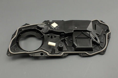 Land Rover Discovery Sport 2015-on front door panel trim (left) LR127692