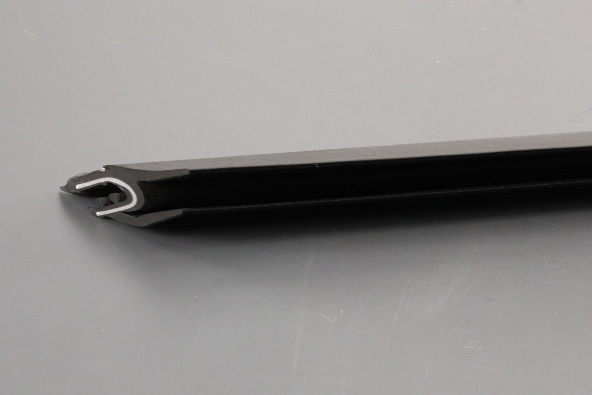 Mercedes-Benz SLK W172 outer window aperture seal (right) A1727200224