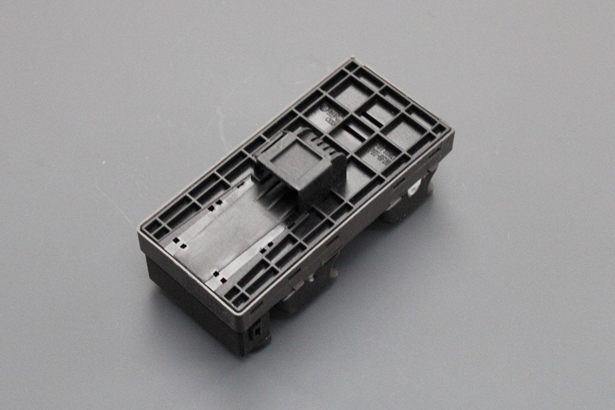 Audi A1 Q3 RSQ3 electric window switch (drivers side) 8X0959851 5PR