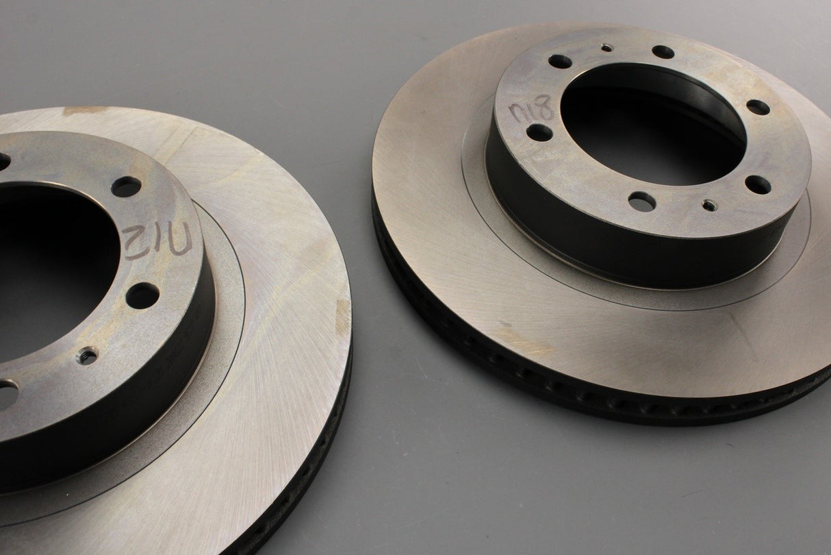 Toyota Fortuner 2005-21 Hilux 2005-21 front brake discs (x2) 43512-0K100
