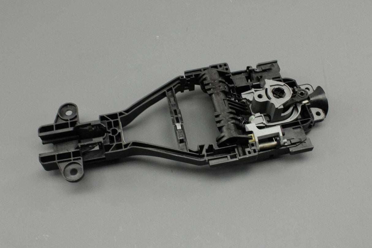 Volvo S60 V60 XC60 front door handle mounting bracket (left) 31440083