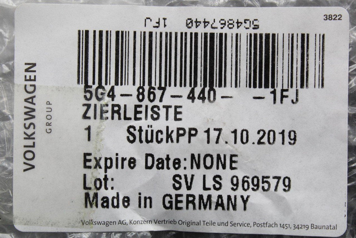 VW Golf MK7.5 / Estate Front right door card insert trim 5G48674401FJ