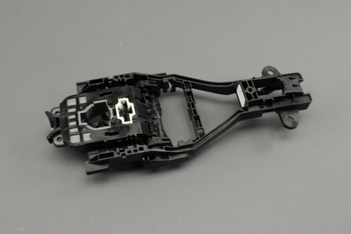 Volvo S60 V60 XC60 front door handle mounting bracket (left) 31440083