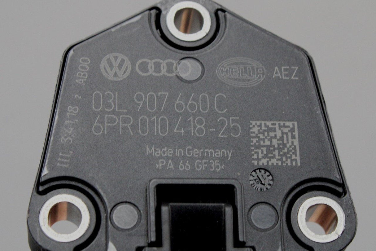 VW Touareg Amarok Transporter Audi A4 A6 A8 Oil level sensor 03L907660C