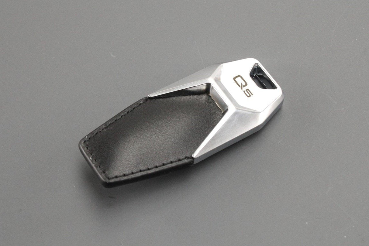 Audi Q5 leather keyring 3181900615