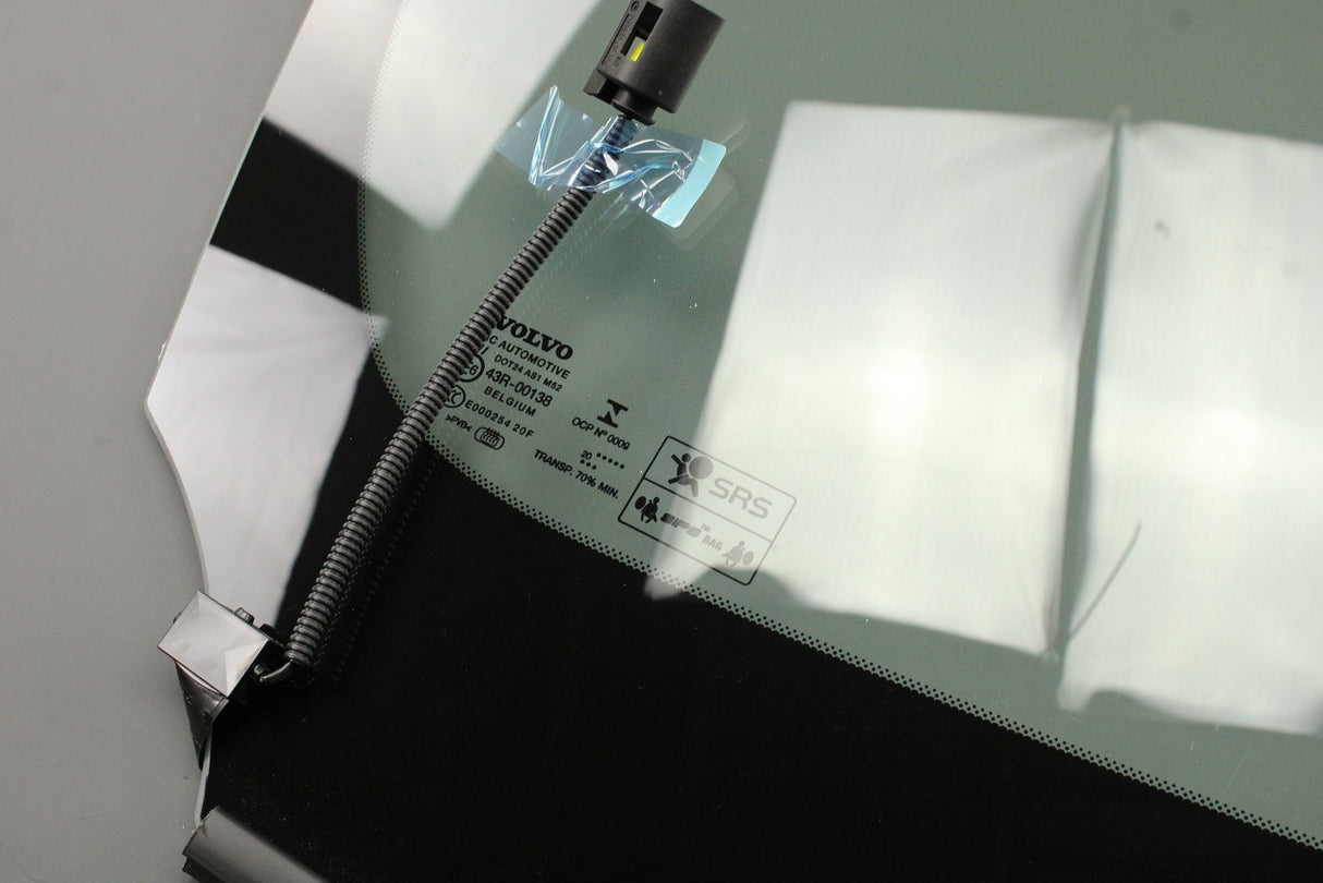 Volvo V40 2013-20 front windscreen glass 32244811