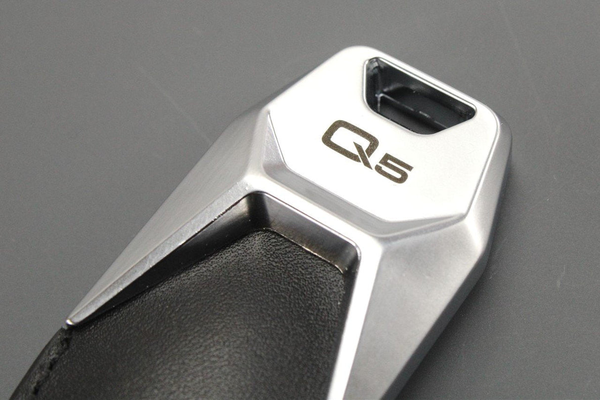 Audi Q5 leather keyring 3181900615