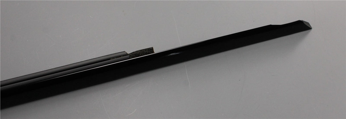 Mercedes-Benz C-Class outer window guide seal (front right) A2057204231