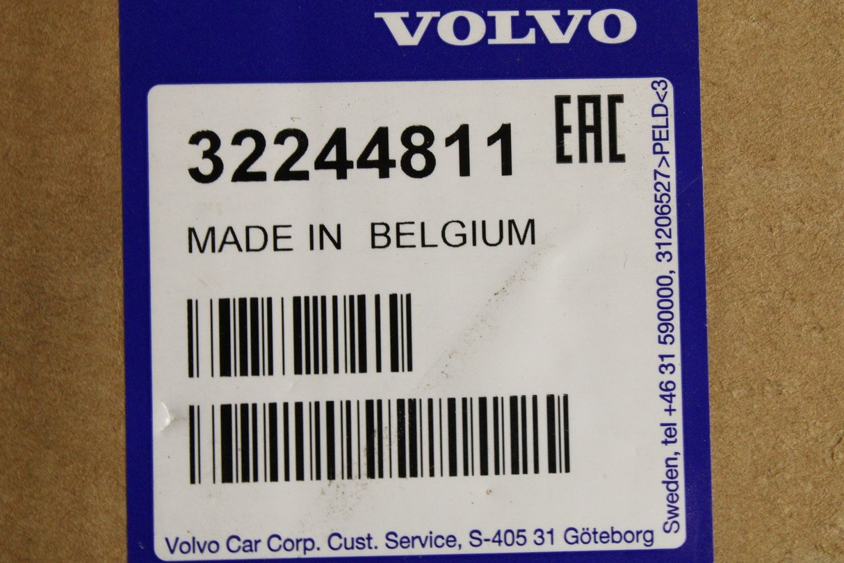 Volvo V40 2013-20 front windscreen glass 32244811