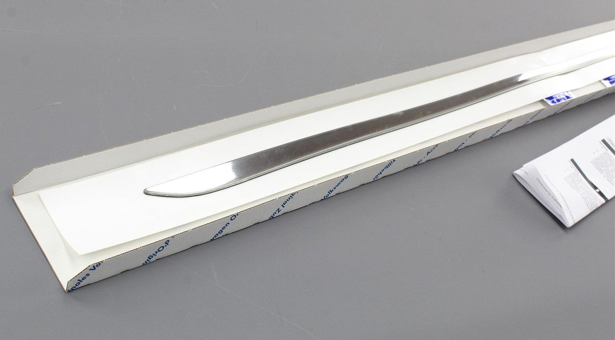 VW Tiguan 2016- Chrome look strip for tailgate 5NA071360