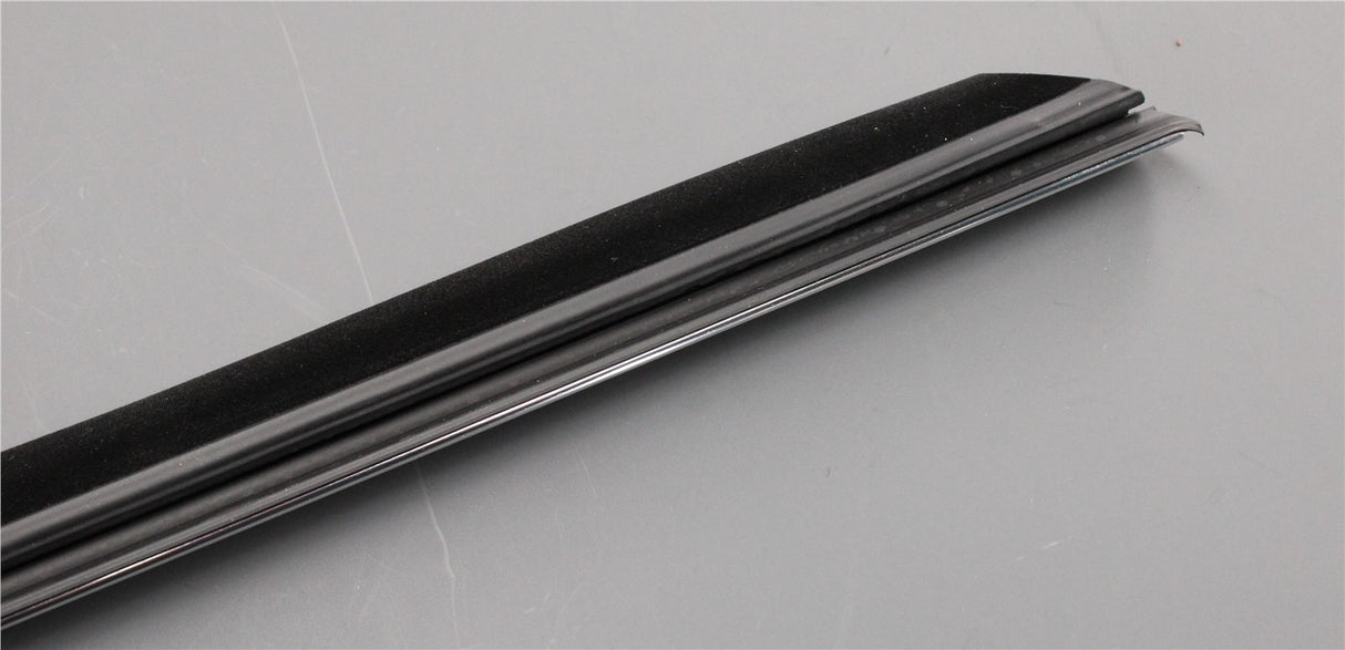Mercedes-Benz E-Class 207 window guide seal (left) A207720030064