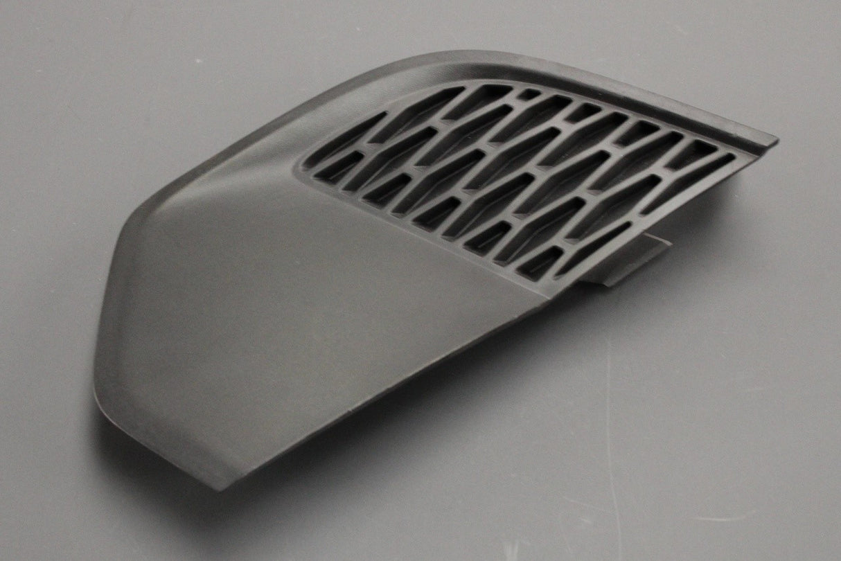 Land Rover Discovery Sport 2015-on fog light bezel (right) LR061231