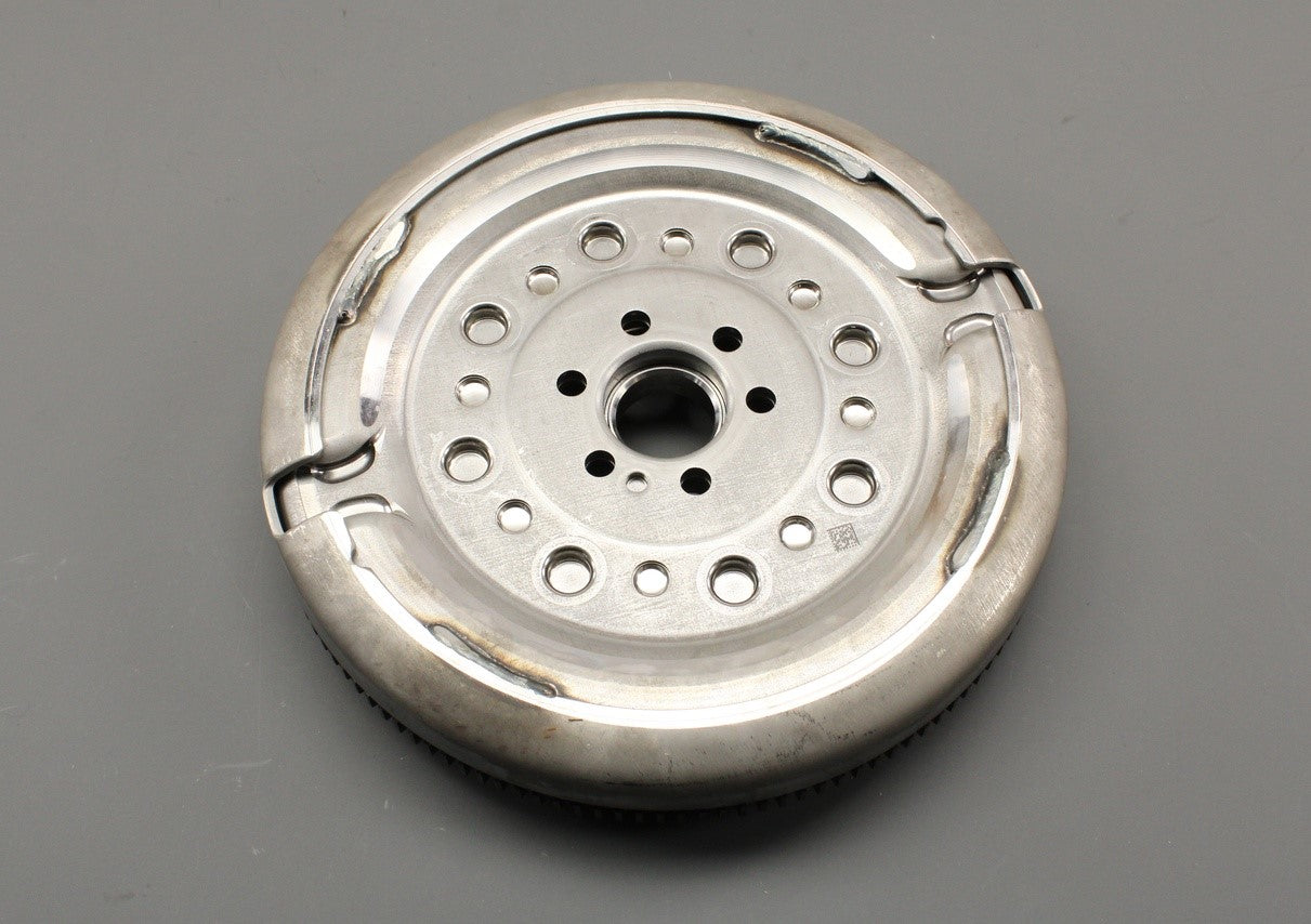 VW Golf MK5 Polo Audi A3 8L Skoda SEAT 1.9 TDI flywheel 038105266BC