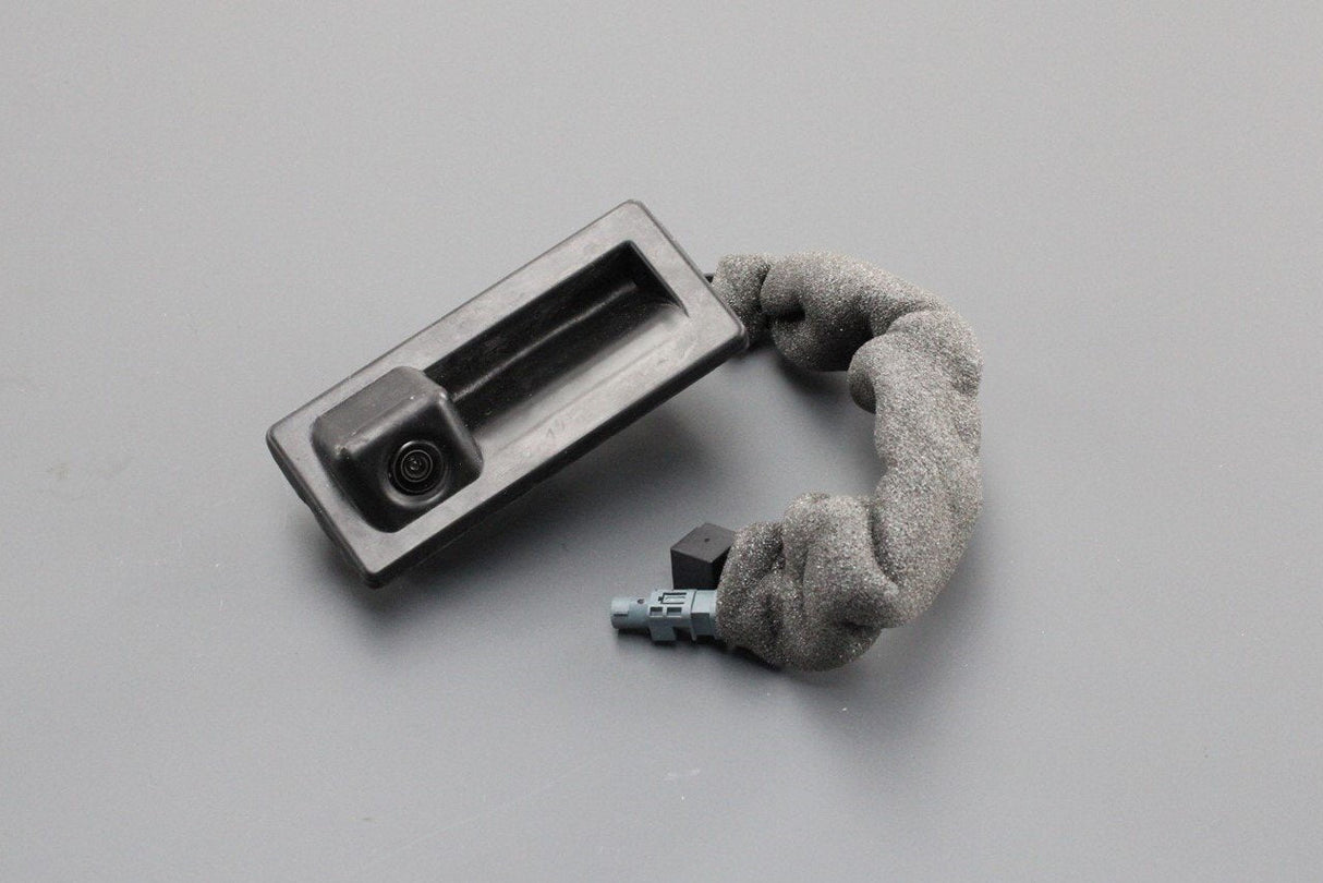 Skoda Octavia 2013-2017 boot handle with reversing camera 5E5827566C