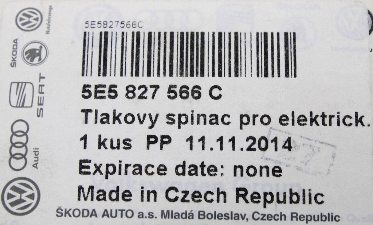 Skoda Octavia 2013-2017 boot handle with reversing camera 5E5827566C